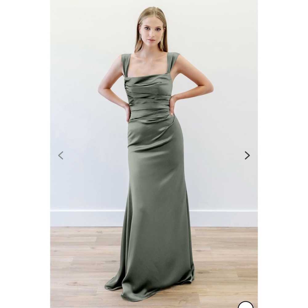 Watters Mateo Bridesmaid Gown in Moss Lucios Charmeuse Size M (4-6)